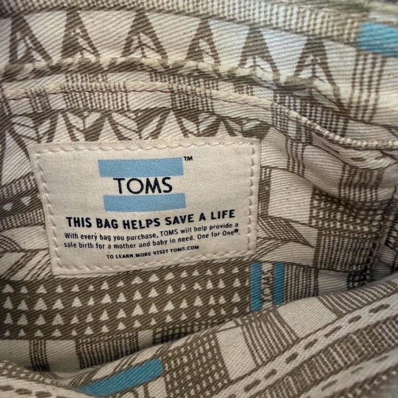 NWOT TOMS Beige Crossbody Bag with Adjustable Strap and Multiple Pockets - Picture 8 of 8